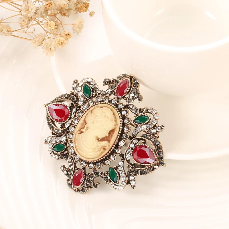 Oval Lady Blue Stone Brooch for Women Vintage Hollow Flower Brooch Antique Gold Party Fashion Apparel Jewelry Accessories