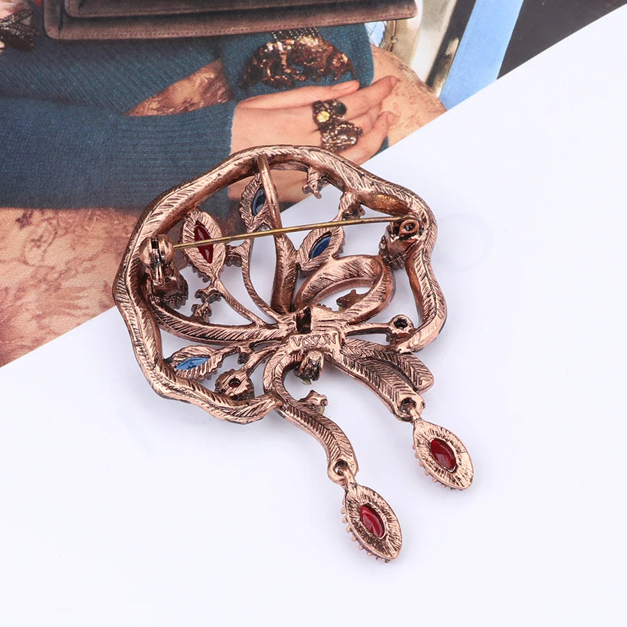 Crystal Flower Brooch Antique Gold Vintage Jewelry Fashion Resin Party Brooch Apparel Accessories Jewelry