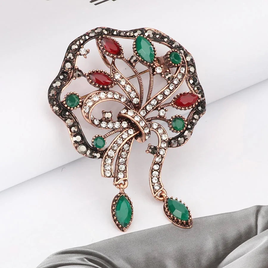 Crystal Flower Brooch Antique Gold Vintage Jewelry Fashion Resin Party Brooch Apparel Accessories Jewelry