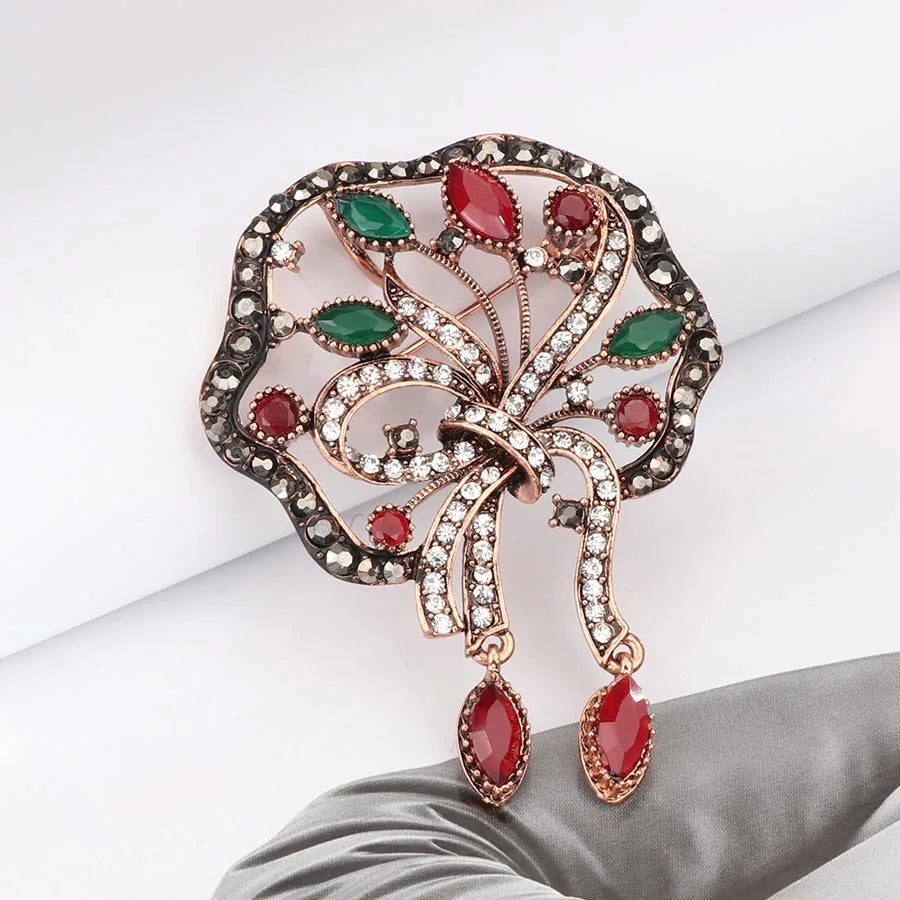 Crystal Flower Brooch Antique Gold Vintage Jewelry Fashion Resin Party Brooch Apparel Accessories Jewelry