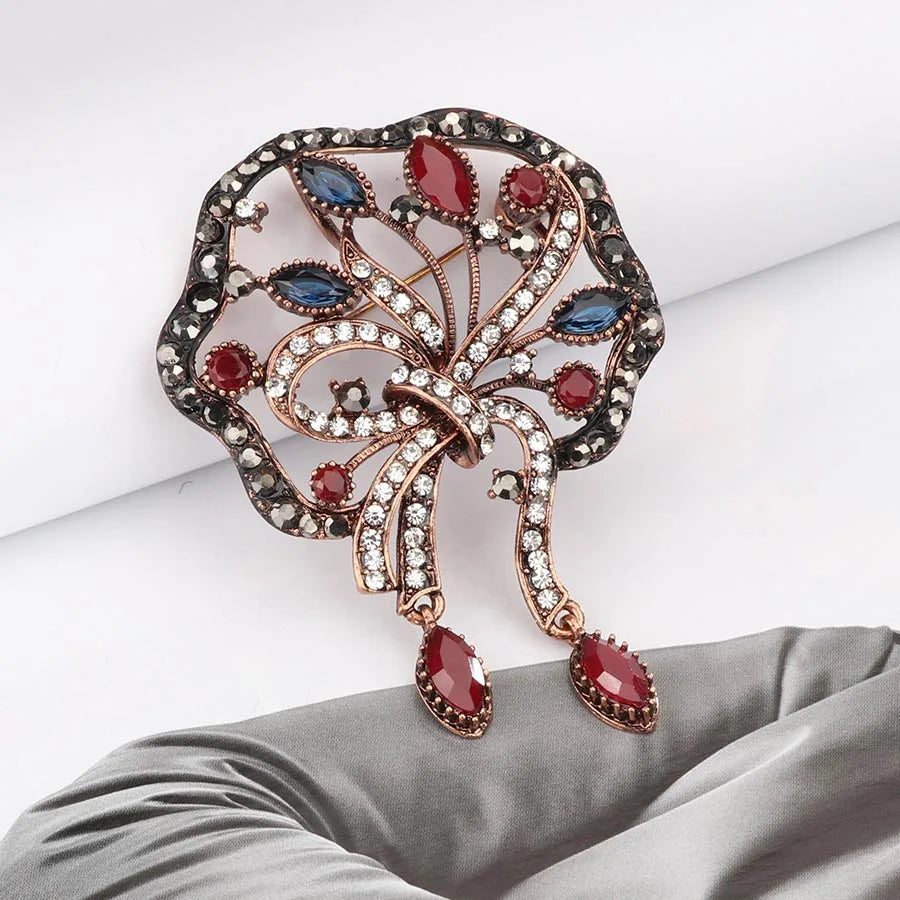 Crystal Flower Brooch Antique Gold Vintage Jewelry Fashion Resin Party Brooch Apparel Accessories Jewelry