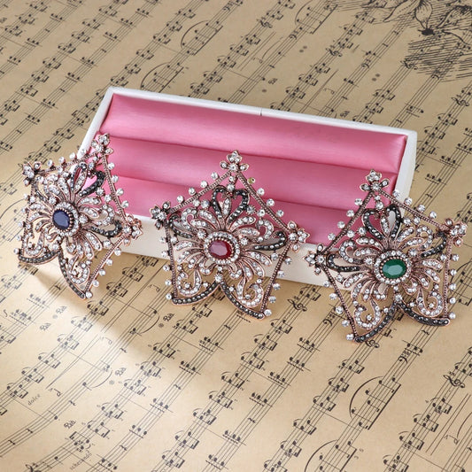 Hollow Brooches for Women Turkish Acessorios Antique Gold Crystal Women Day Pentagram Vintage Jewellery New Arrival