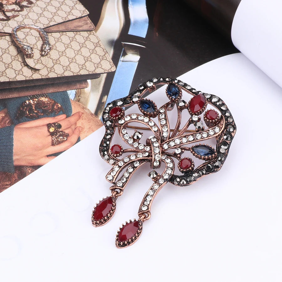 Crystal Flower Brooch Antique Gold Vintage Jewelry Fashion Resin Party Brooch Apparel Accessories Jewelry