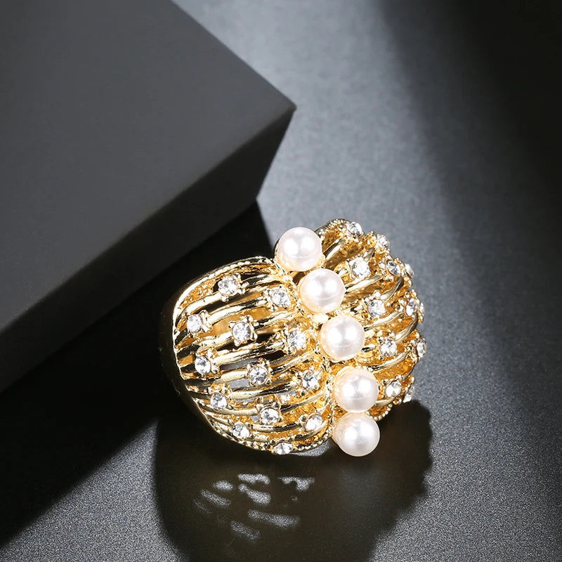Big  Pearl Butterfly Ring for Women Fashion Gold Color Cocktail Geometric Finger Ring Party Jewelry Bijoux Femme Anel