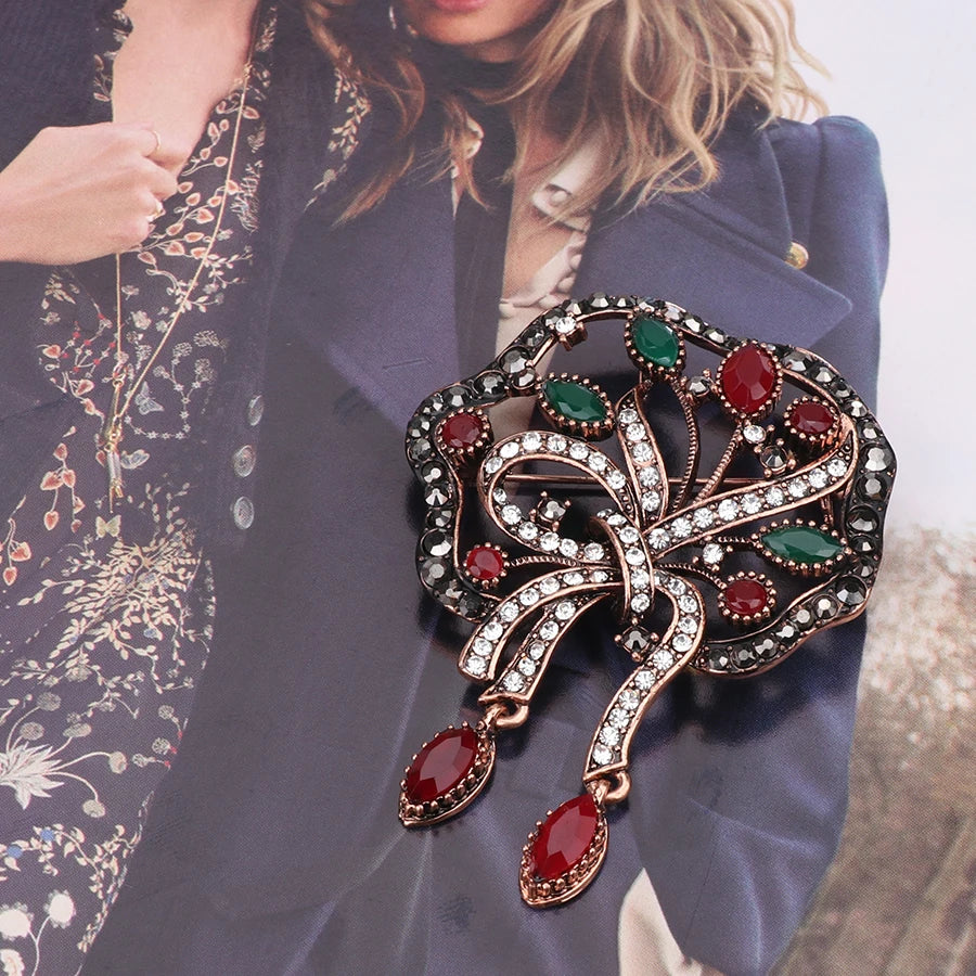 Crystal Flower Brooch Antique Gold Vintage Jewelry Fashion Resin Party Brooch Apparel Accessories Jewelry